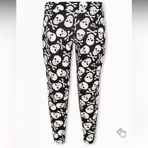 Torrid Betsey Johnson Black and White Skull Print Leggings